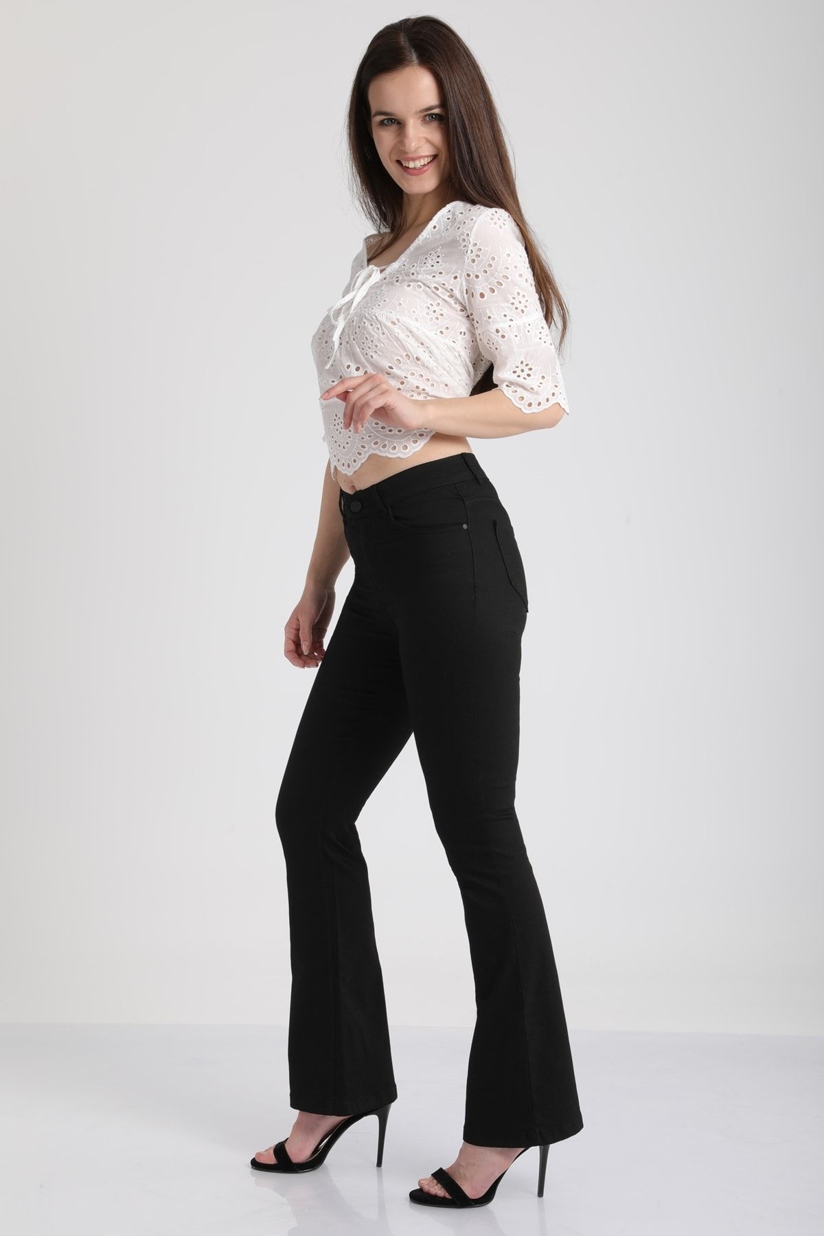 Kadın Siyah İspanyol Paça Kot Pantolon Mtrn4655 Kadın Siyah İspanyol Paça Kot Pantolon Mtrn4655