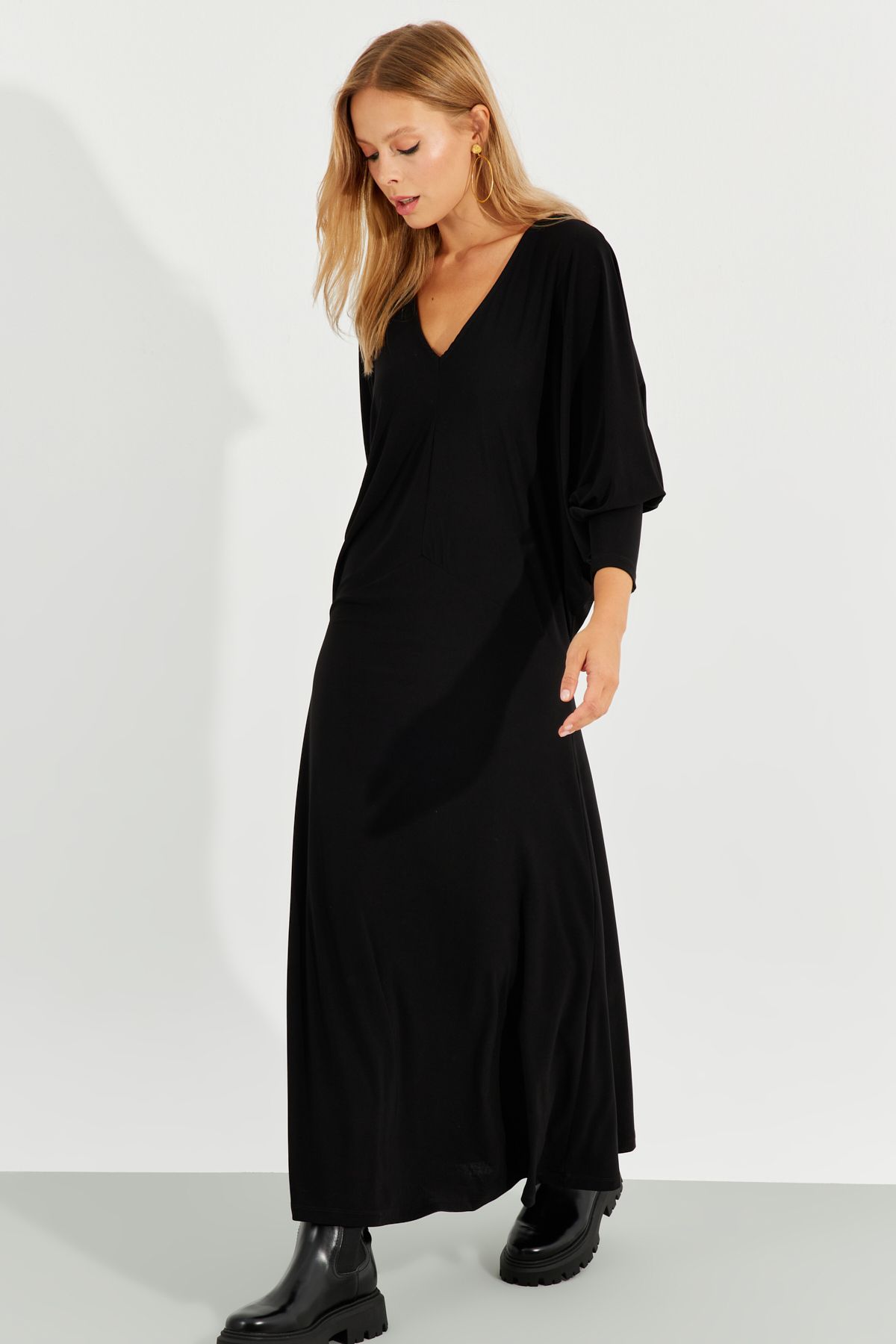 Kadın Siyah Yarasa Kol Midi Elbise BK272021 Kadın Siyah Yarasa Kol Midi Elbise BK272021