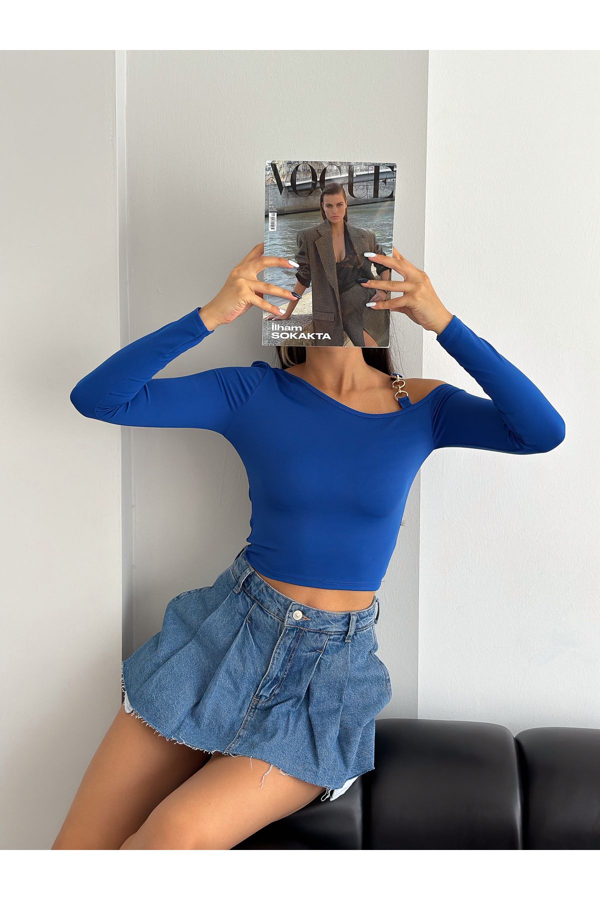 Kadın Saks Mavisi Tek Omuz Halkalı Uzun Kol Dalgıç Kumaş Crop Bluz Kadın Saks Mavisi Tek Omuz Halkalı Uzun Kol Dalgıç Kumaş Crop Bluz