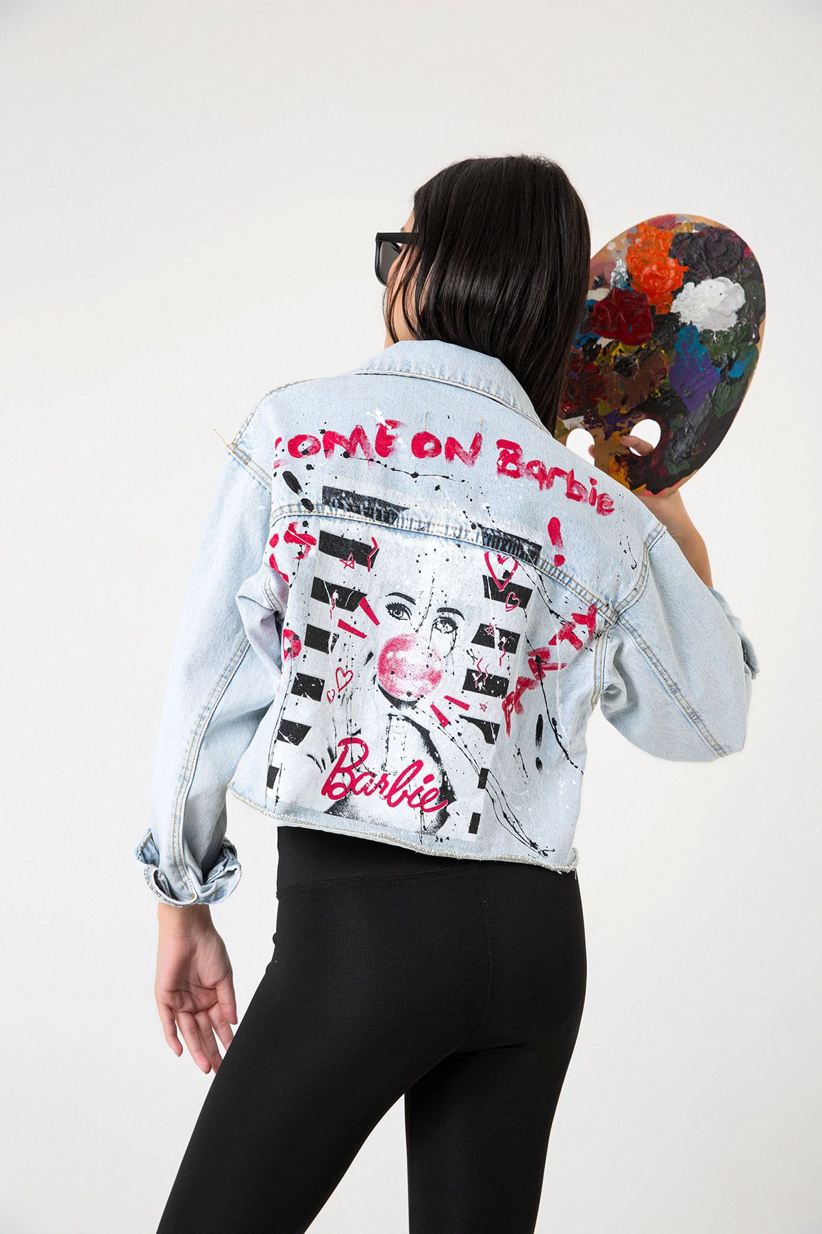 Kadın Sırt Tasarımlı Kot (Denim) Ceket Kadın Sırt Tasarımlı Kot (Denim) Ceket