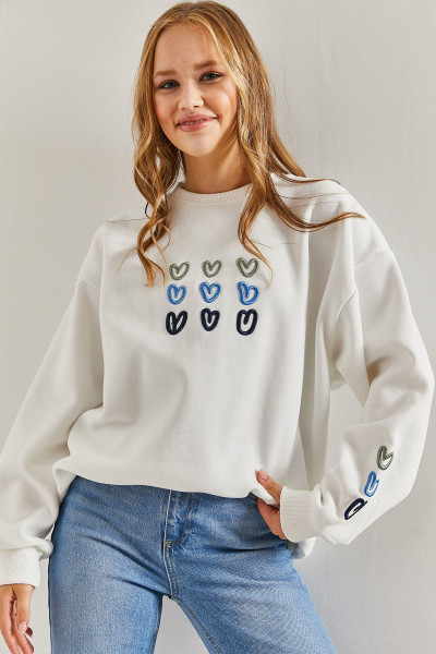 Kadın Üç İplik Şardonlu Kalp Baskılı Sweatshirt Kadın Üç İplik Şardonlu Kalp Baskılı Sweatshirt