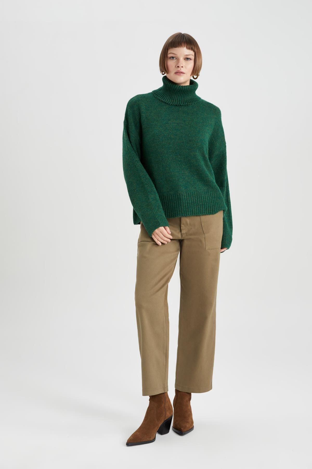 Straight Fit Cepli Yüksek Bel Düz Paça Gabardin Pantolon B5725ax23au Straight Fit Cepli Yüksek Bel Düz Paça Gabardin Pantolon B5725ax23au