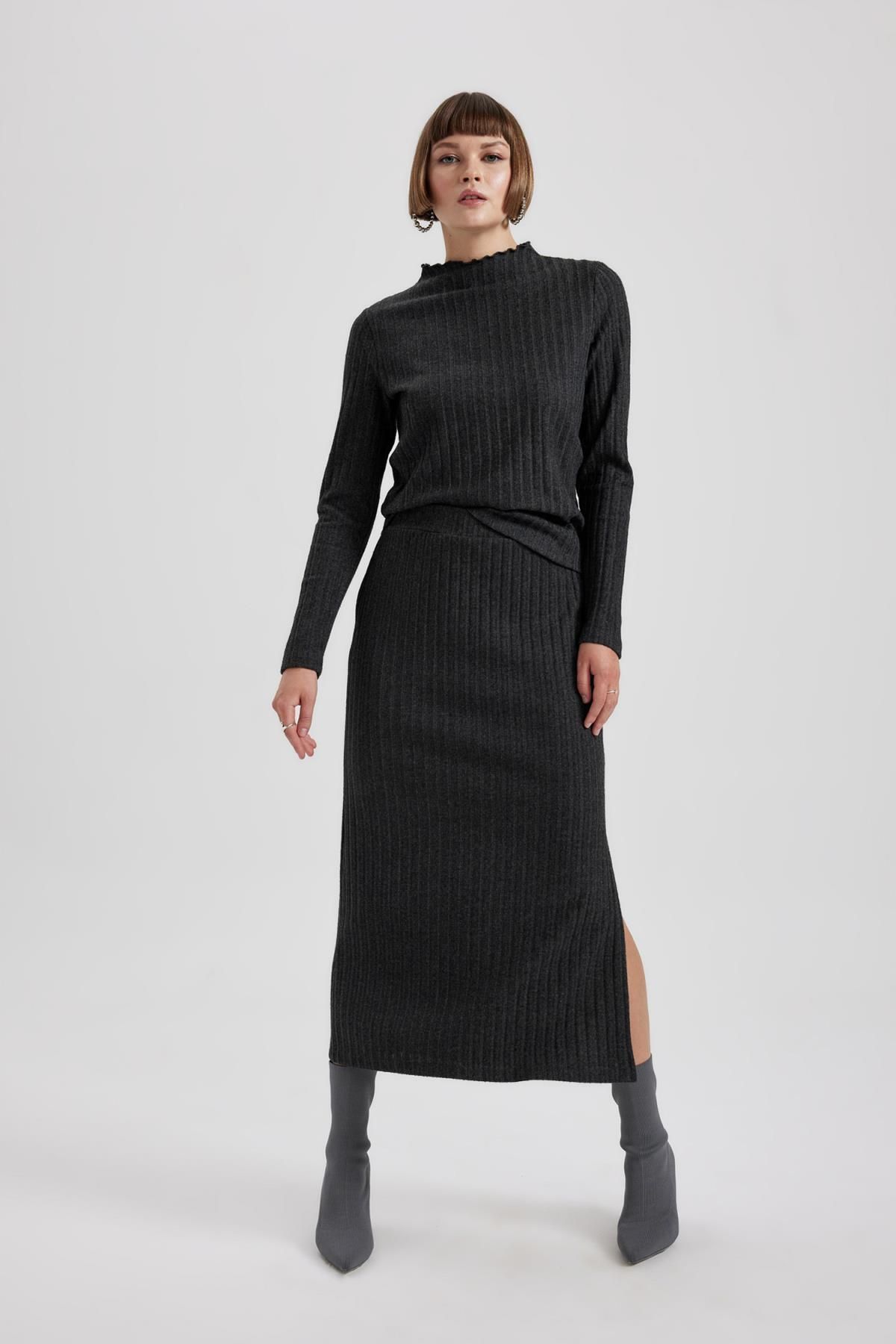 Straight Fit Normal Bel Fitilli Kaşkorse Midi Etek Straight Fit Normal Bel Fitilli Kaşkorse Midi Etek