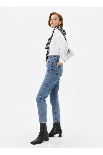 Normal Bel Boru Paça Dar Koyu İndigo Kadın Denim Pantolon 4WAL40004MD Normal Bel Boru Paça Dar Koyu İndigo Kadın Denim Pantolon 4WAL40004MD