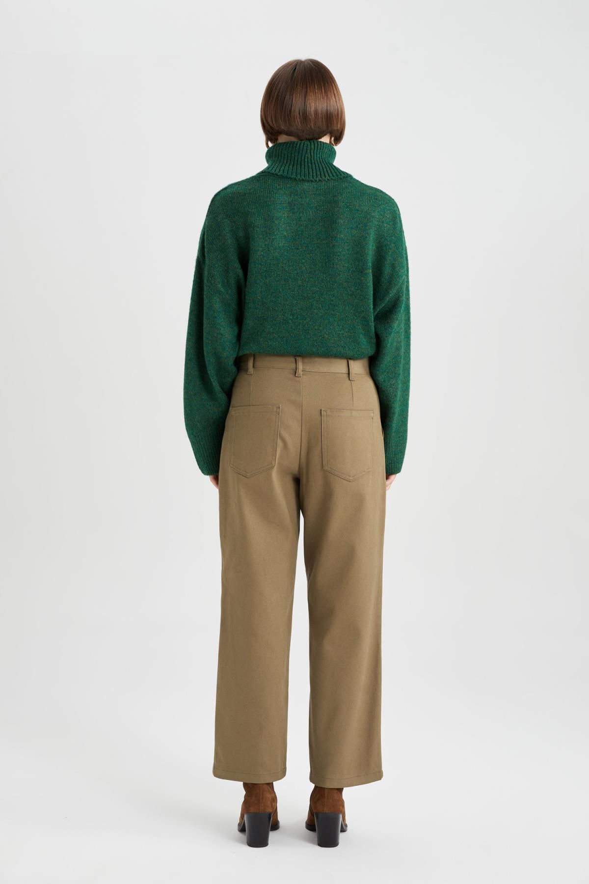 Straight Fit Cepli Yüksek Bel Düz Paça Gabardin Pantolon B5725ax23au Straight Fit Cepli Yüksek Bel Düz Paça Gabardin Pantolon B5725ax23au