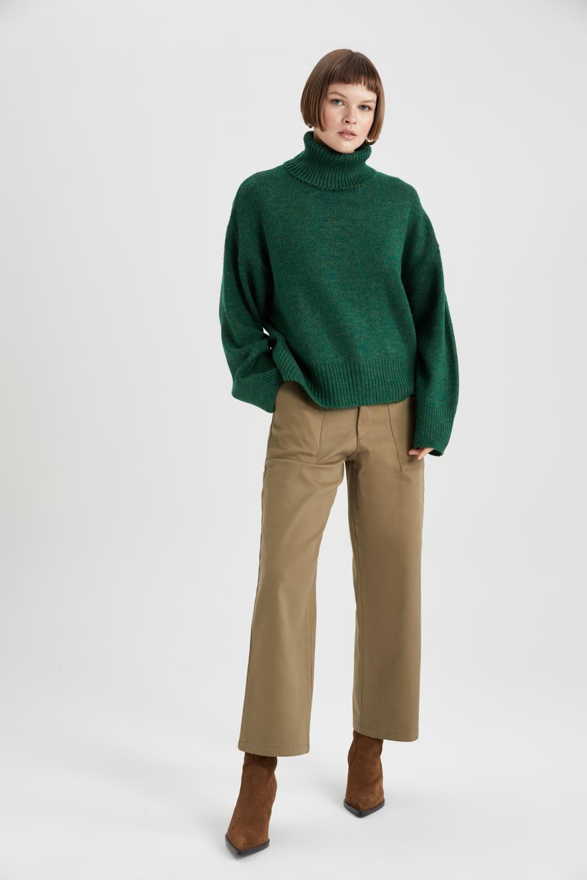 Straight Fit Cepli Yüksek Bel Düz Paça Gabardin Pantolon B5725ax23au Straight Fit Cepli Yüksek Bel Düz Paça Gabardin Pantolon B5725ax23au