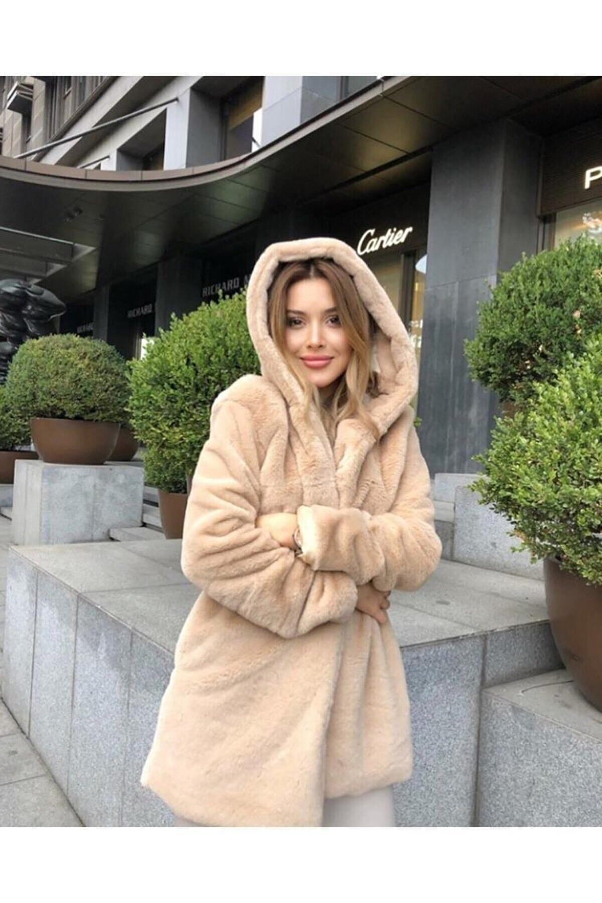 Kapüşonlu Peluş Kürk Kaban Kapüşonlu Peluş Kürk Kaban