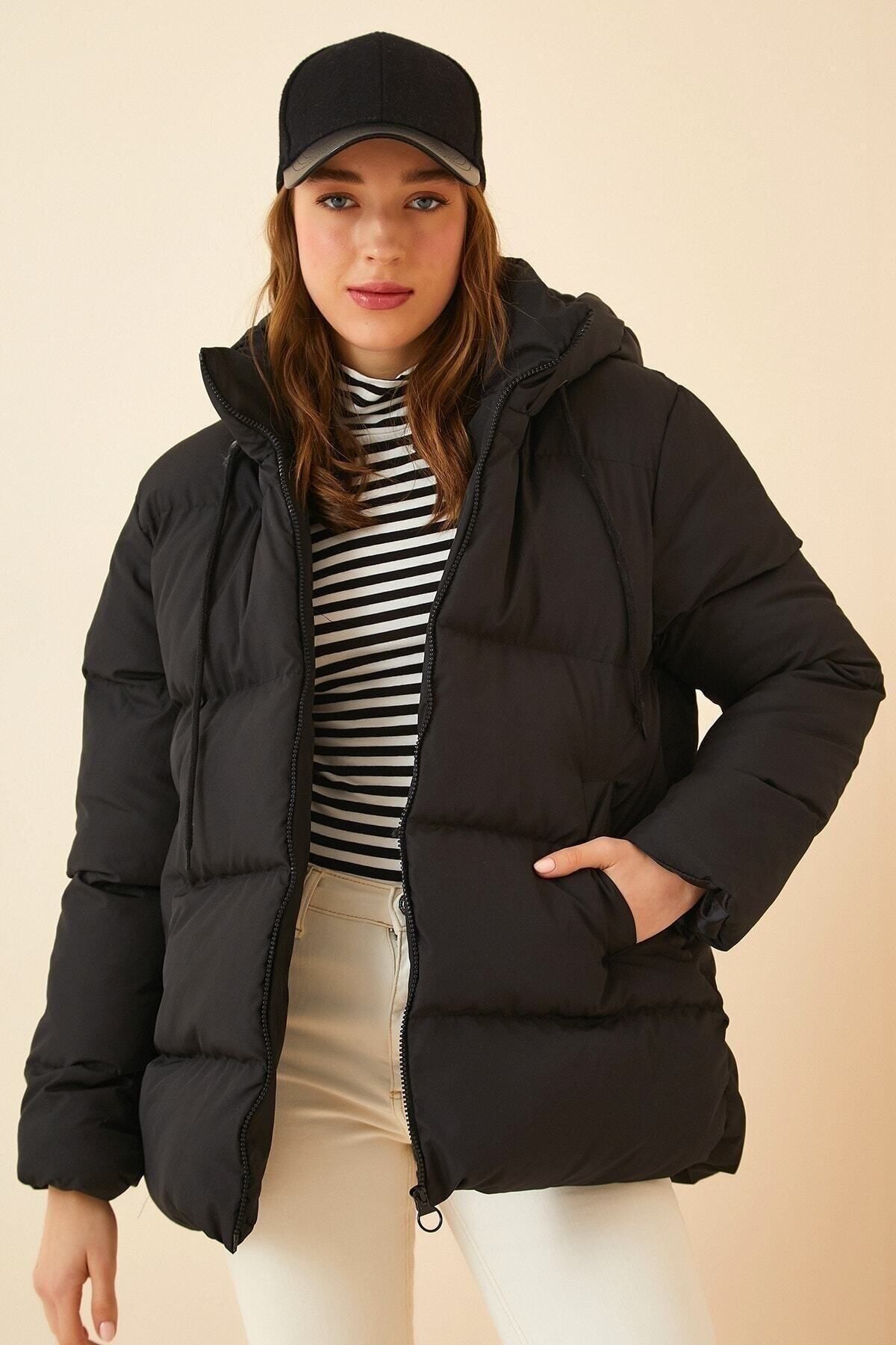 Kadın Siyah Kapüşonlu Oversize Şişme Mont Kadın Siyah Kapüşonlu Oversize Şişme Mont