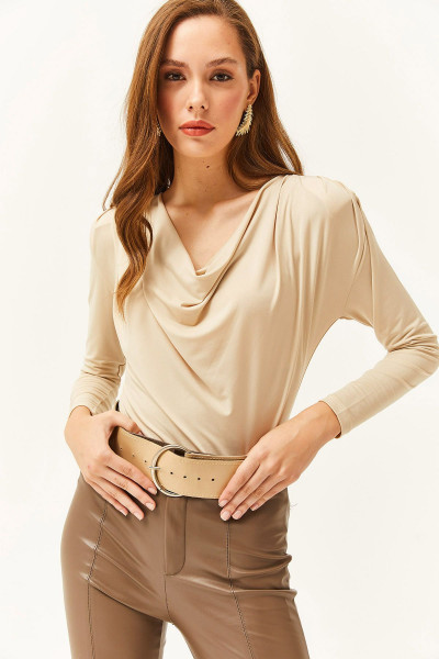 Kadın Taş Vatkalı Pileli Degaje Yaka Bluz BLZ-19002419