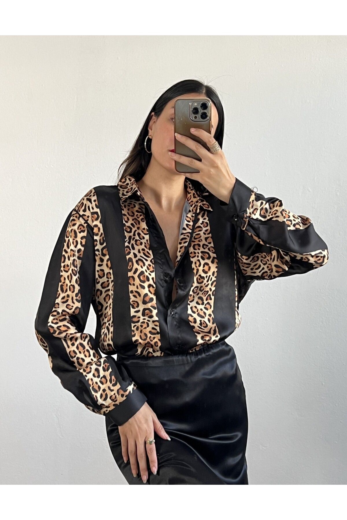 Siyah Saten Leopar Desen Gömlek 25283 Siyah Saten Leopar Desen Gömlek 25283
