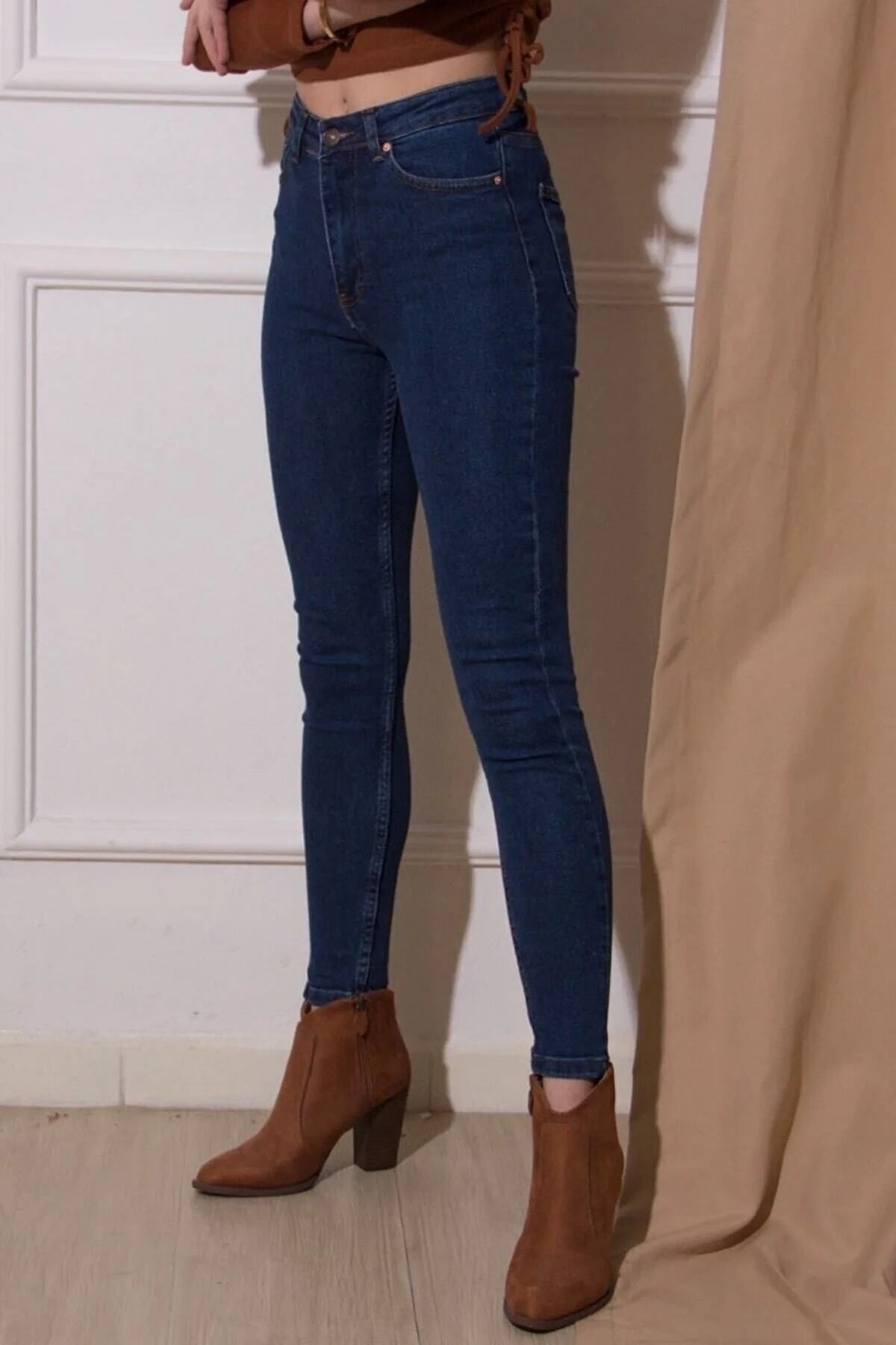 Natalia Lacivert Yüksek Bel Comfort Skinny Dar Paça Jeans Natalia Lacivert Yüksek Bel Comfort Skinny Dar Paça Jeans