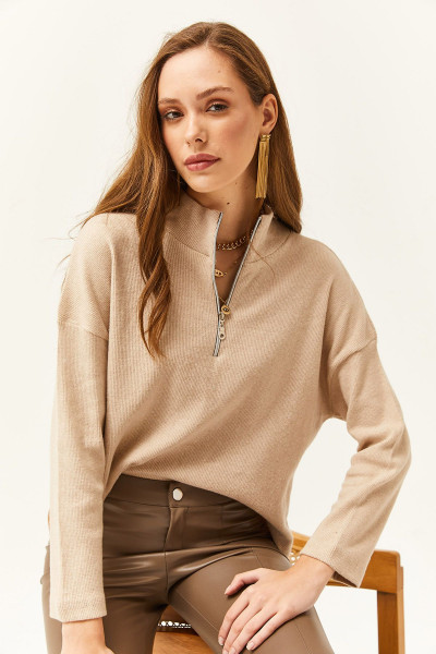 Kadın Taş Fermuarlı Dik Yaka Şardonlu Kazak Kadın Taş Fermuarlı Dik Yaka Şardonlu Kazak