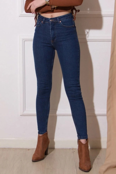 Natalia Lacivert Yüksek Bel Comfort Skinny Dar Paça Jeans Natalia Lacivert Yüksek Bel Comfort Skinny Dar Paça Jeans