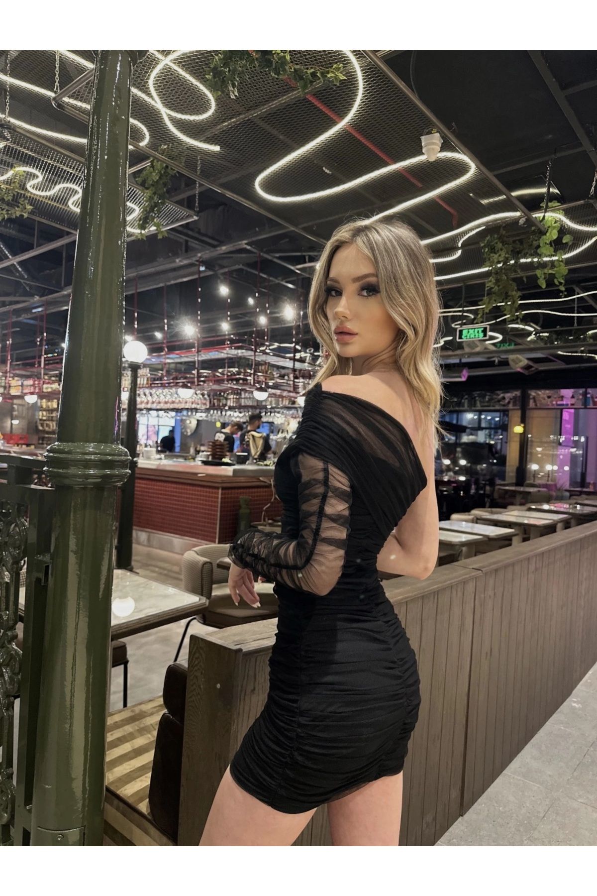 Kadın Tek Kol Astarlı Drapeli Mini Trend Tül Elbise Kadın Tek Kol Astarlı Drapeli Mini Trend Tül Elbise