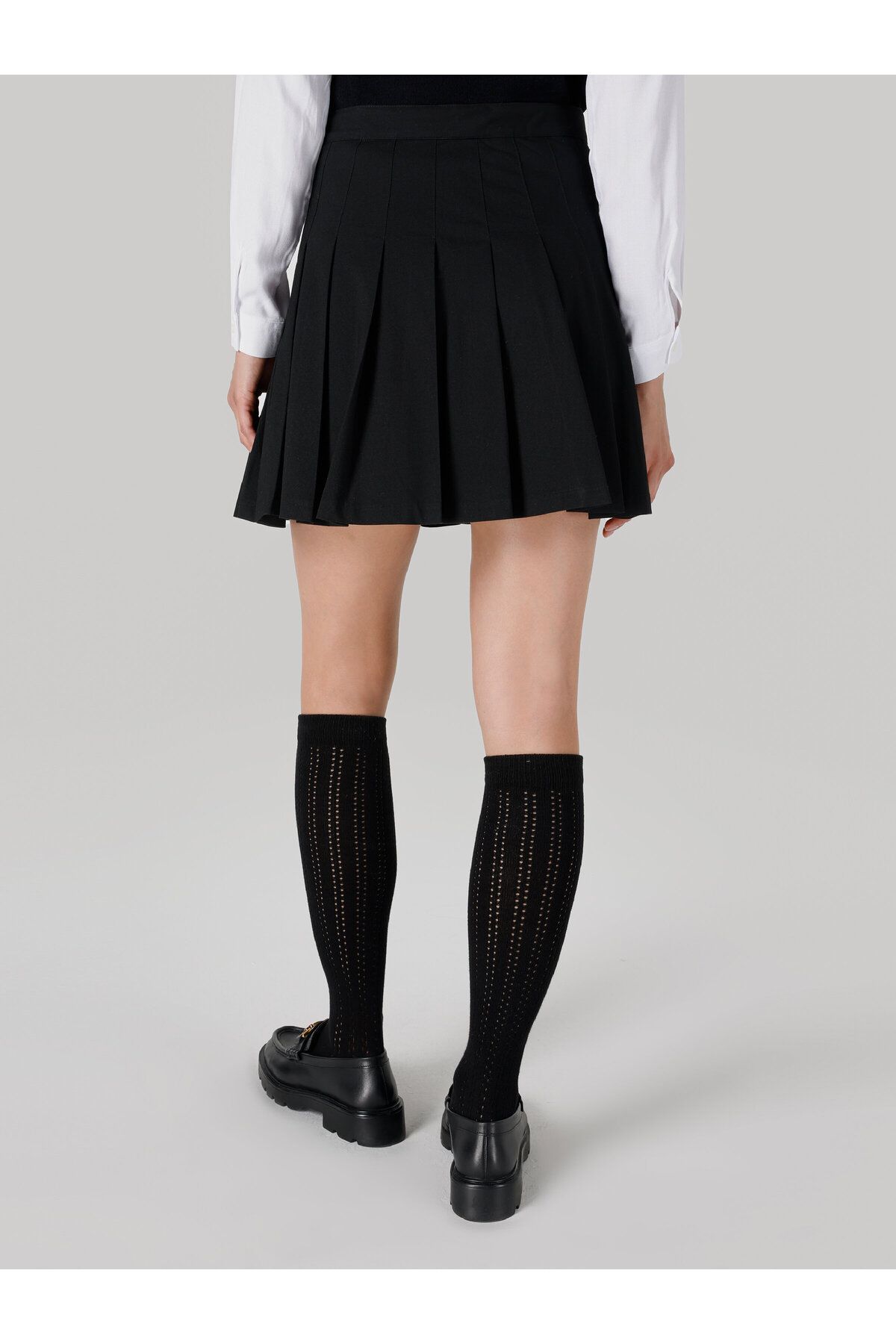 Regular Fit Pileli Mini Siyah Kadın Etek Regular Fit Pileli Mini Siyah Kadın Etek