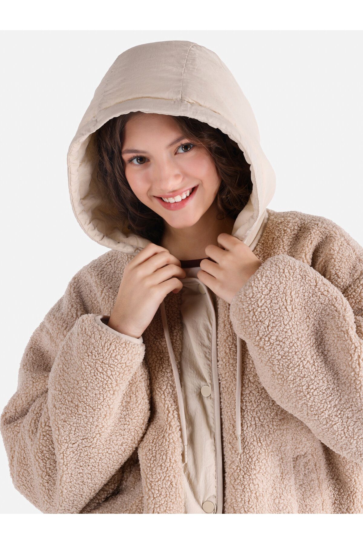 Regular Fit Kapüşonlu Yünlü Bej Kadın Mont Regular Fit Kapüşonlu Yünlü Bej Kadın Mont