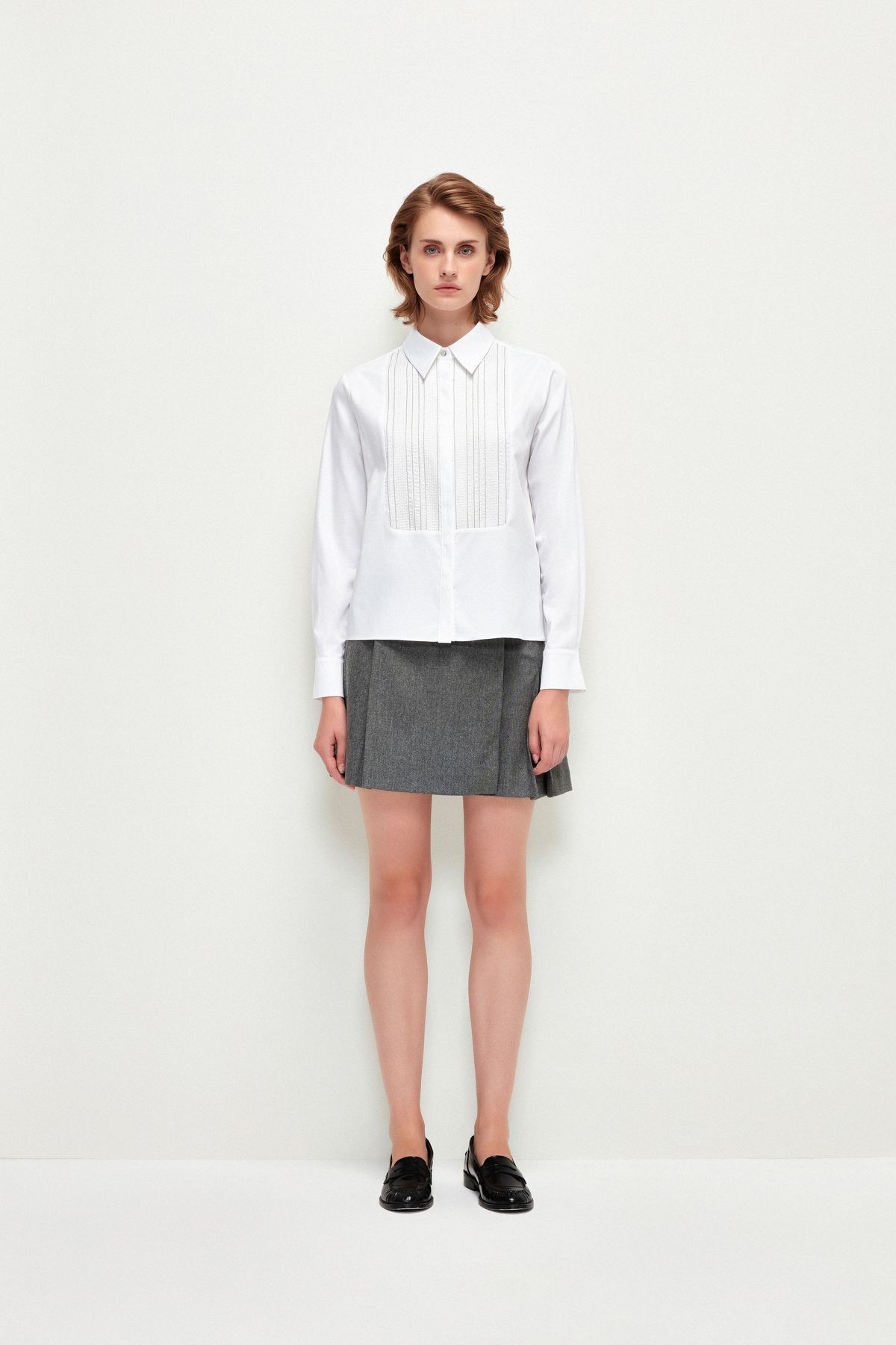 Nakışlı Önü Zincirli Uzun Kollu Gömlek Nakışlı Önü Zincirli Uzun Kollu Gömlek