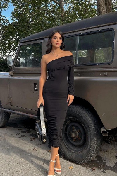 Siyah Kol Detaylı Büzgülü Elbise Siyah Kol Detaylı Büzgülü Elbise