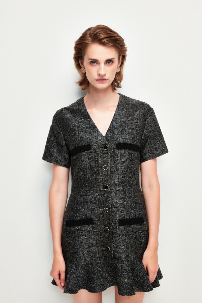 V Yaka Önden Düğmeli Elbise