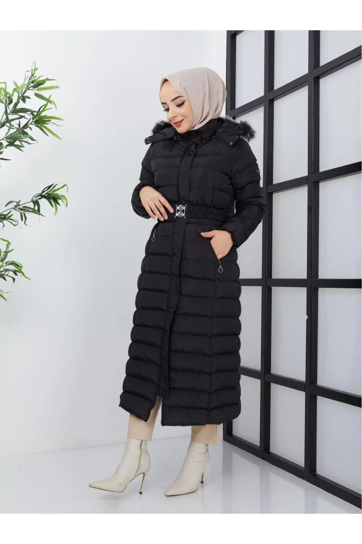 Kadın Tam Boy Uzun Yoğun Elyaflı Kapşonu Kürklü Tesettür Şişme Mont Kadın Tam Boy Uzun Yoğun Elyaflı Kapşonu Kürklü Tesettür Şişme Mont