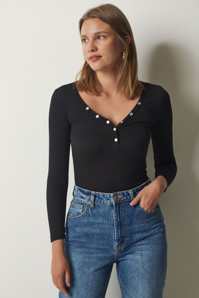 Kadın Siyah Düğmeli Yaka Fitilli Crop Örme Bluz LD00066