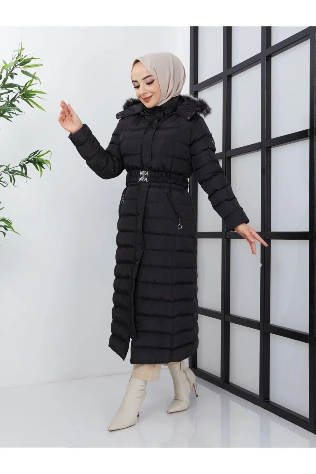 Kadın Tam Boy Uzun Yoğun Elyaflı Kapşonu Kürklü Tesettür Şişme Mont Kadın Tam Boy Uzun Yoğun Elyaflı Kapşonu Kürklü Tesettür Şişme Mont
