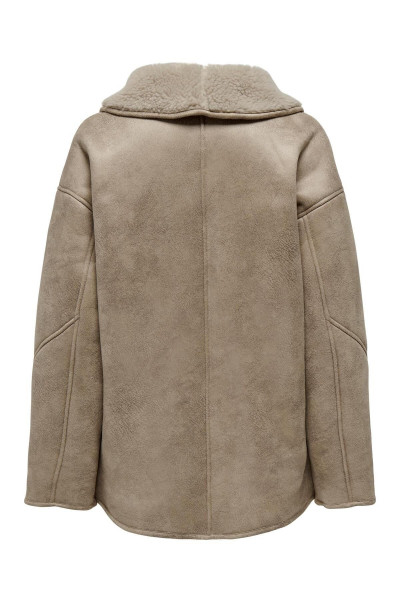 Kruvaze Yaka Kürk Detaylı Oversize Fit Düğmeli Süet Kaban Kruvaze Yaka Kürk Detaylı Oversize Fit Düğmeli Süet Kaban