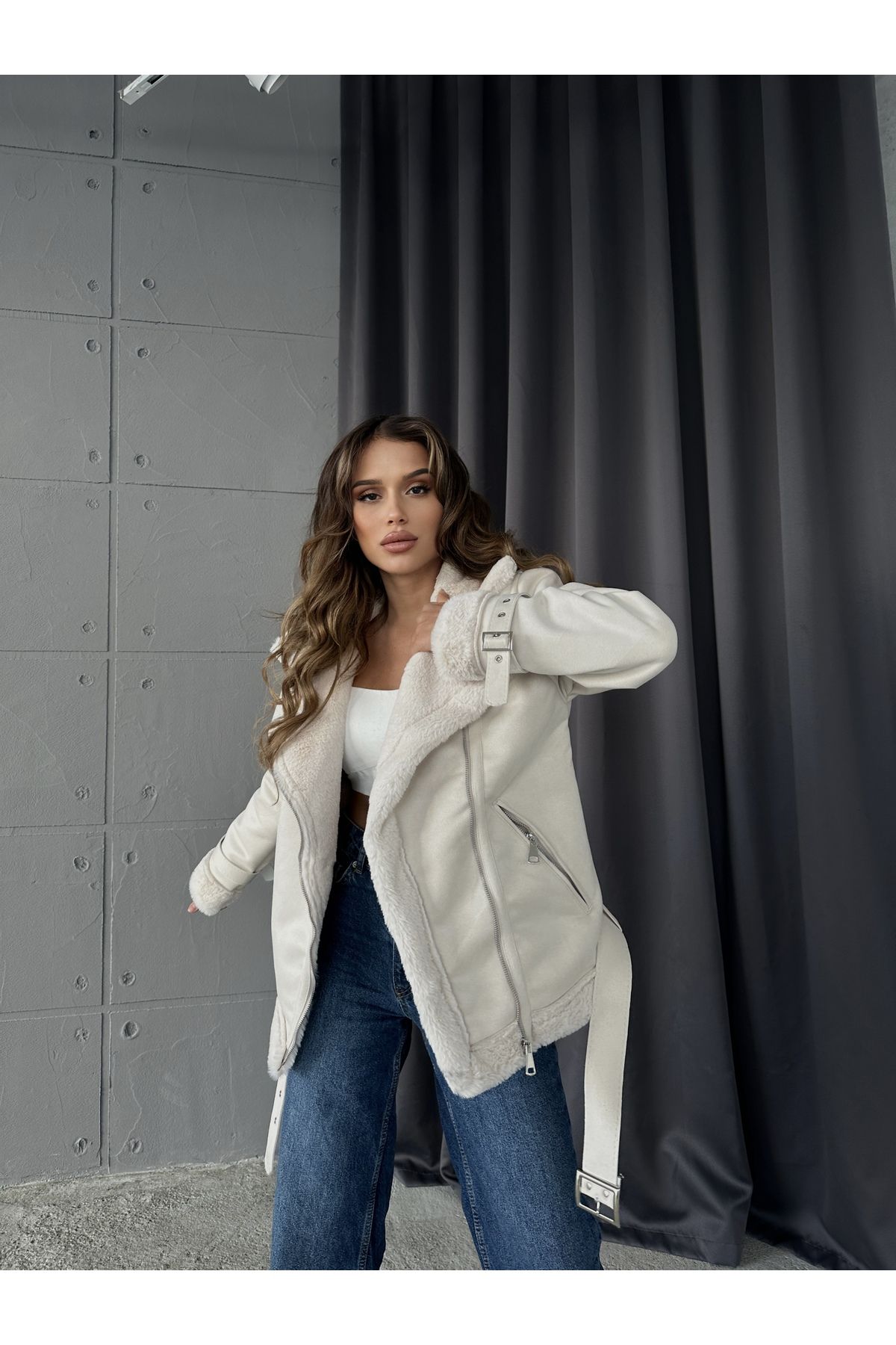 Yeni Sezon Kadın Içi Rapitli Kemer Detaylı Süet Mont Yeni Sezon Kadın Içi Rapitli Kemer Detaylı Süet Mont