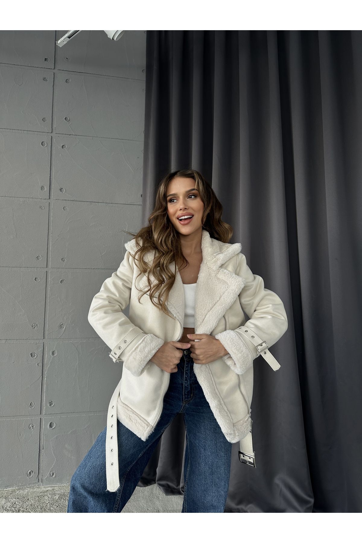 Yeni Sezon Kadın Içi Rapitli Kemer Detaylı Süet Mont Yeni Sezon Kadın Içi Rapitli Kemer Detaylı Süet Mont