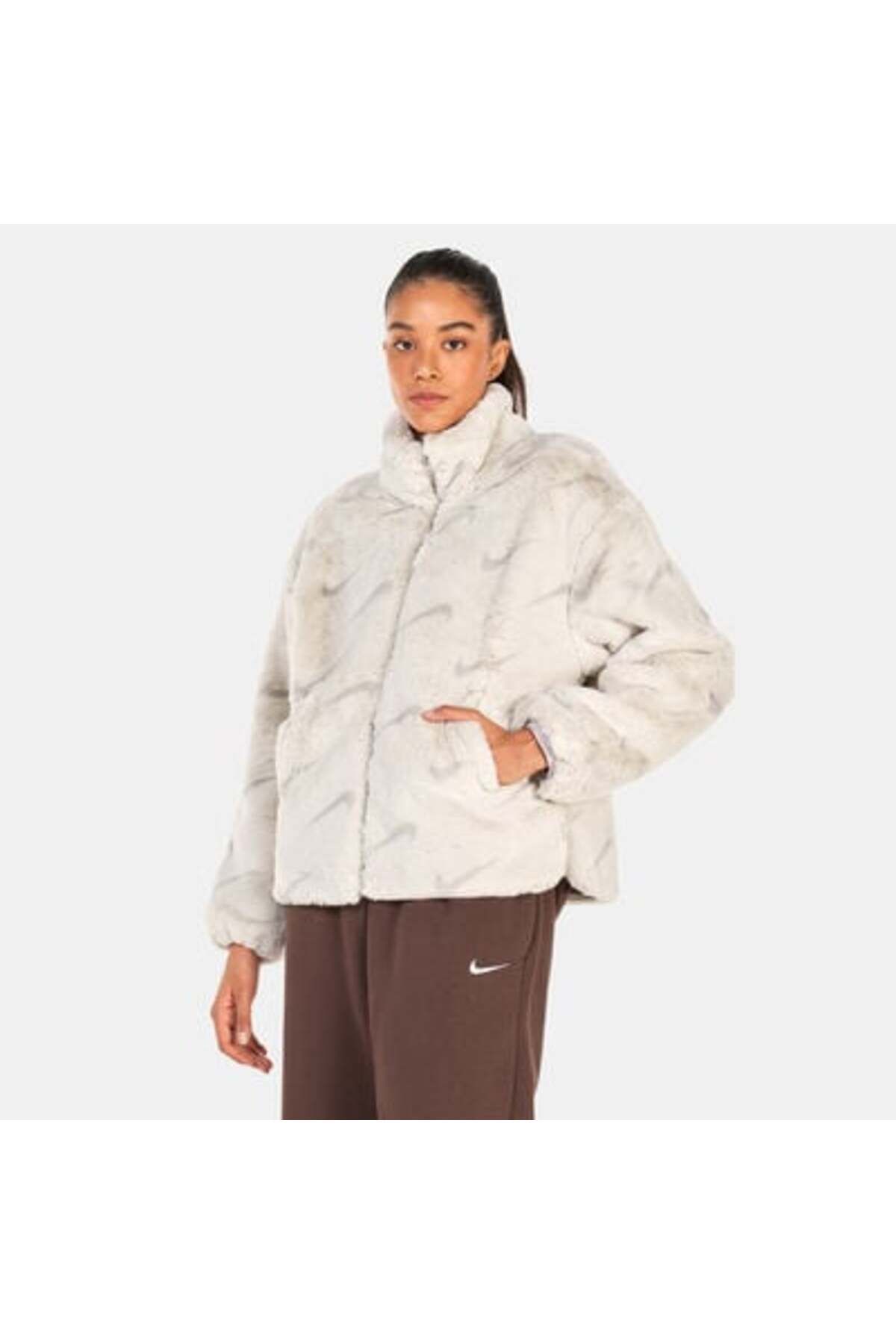 Sportswear Plush Baskılı Suni Kürklü Kadın Ceketi. Sportswear Plush Baskılı Suni Kürklü Kadın Ceketi.