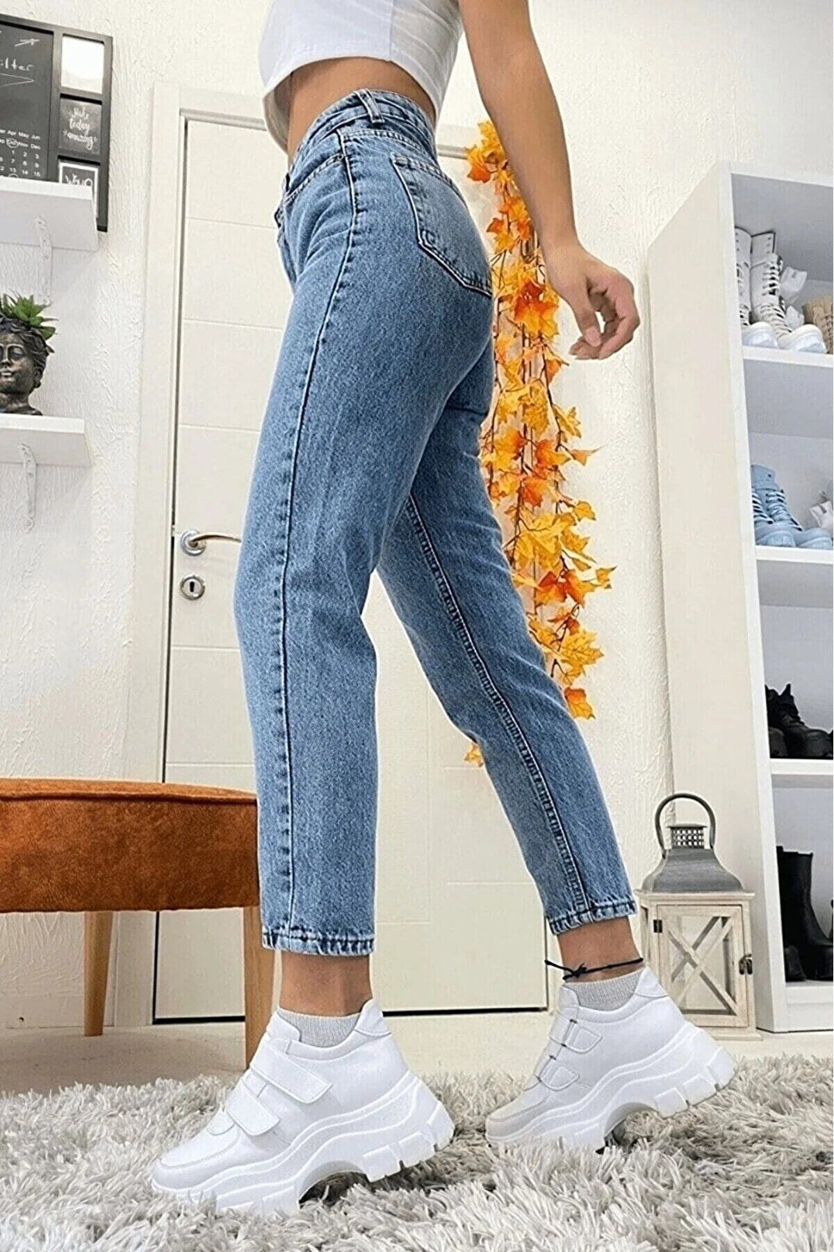 Mavi Kar Yıkama Yüksek Bel Mom Jean Kot Pantolon(1 beden büyük alınız) Mavi Kar Yıkama Yüksek Bel Mom Jean Kot Pantolon(1 beden büyük alınız)