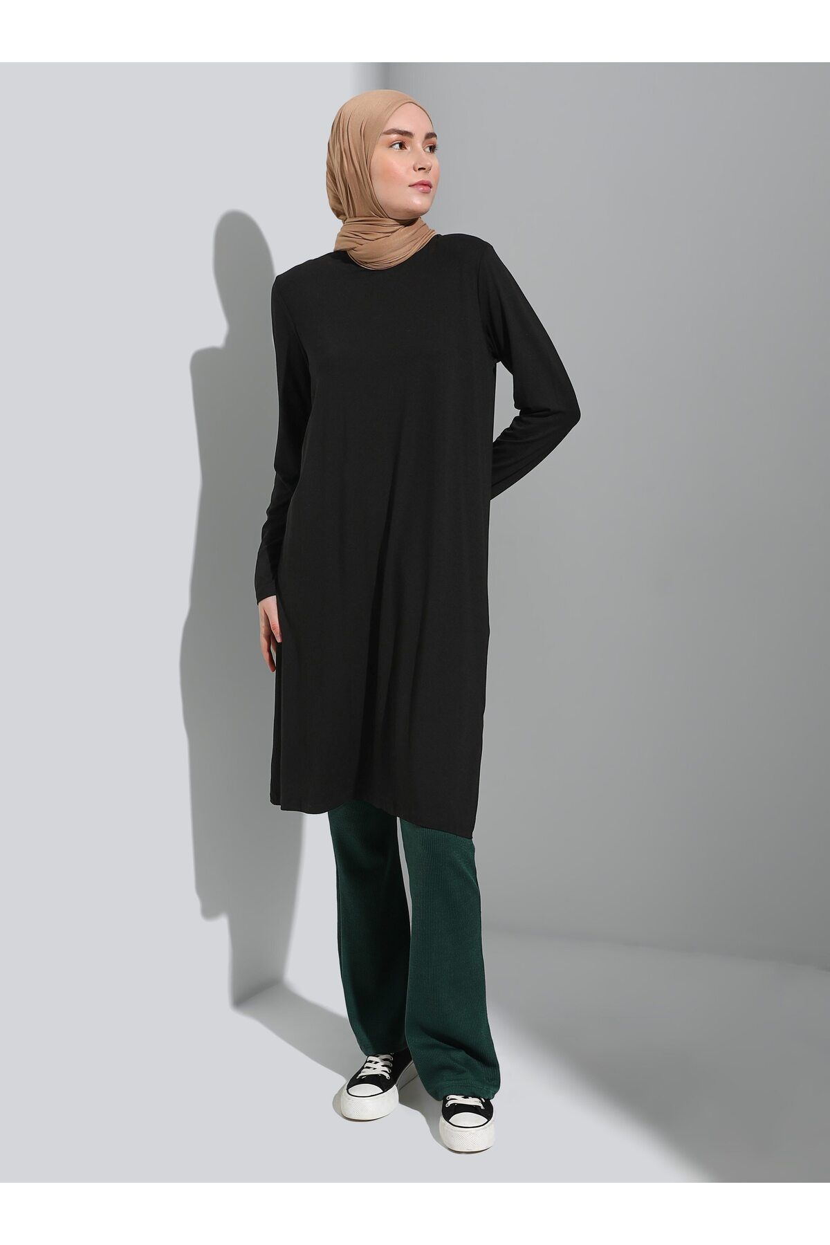 Viskon Kumaştan Bisiklet Yaka Tunik - Siyah - Basic Viskon Kumaştan Bisiklet Yaka Tunik - Siyah - Basic