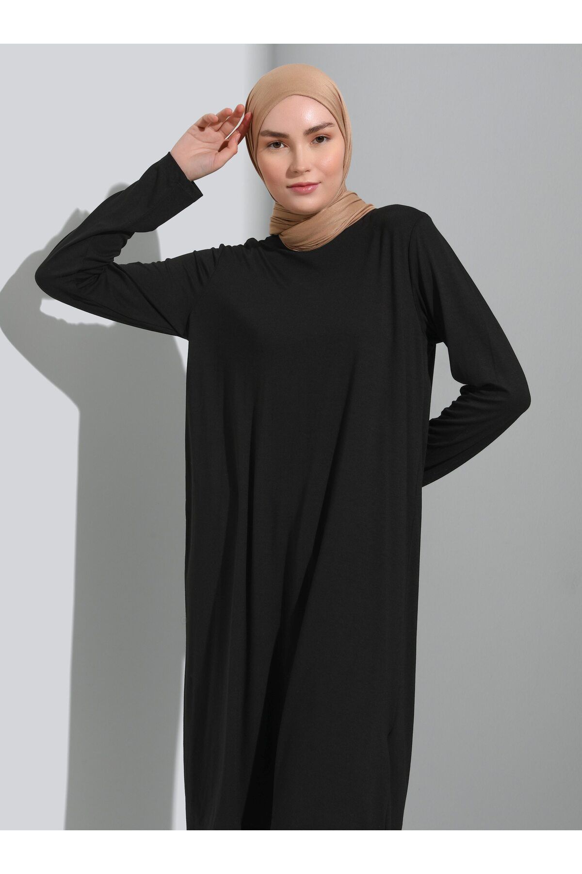 Viskon Kumaştan Bisiklet Yaka Tunik - Siyah - Basic Viskon Kumaştan Bisiklet Yaka Tunik - Siyah - Basic