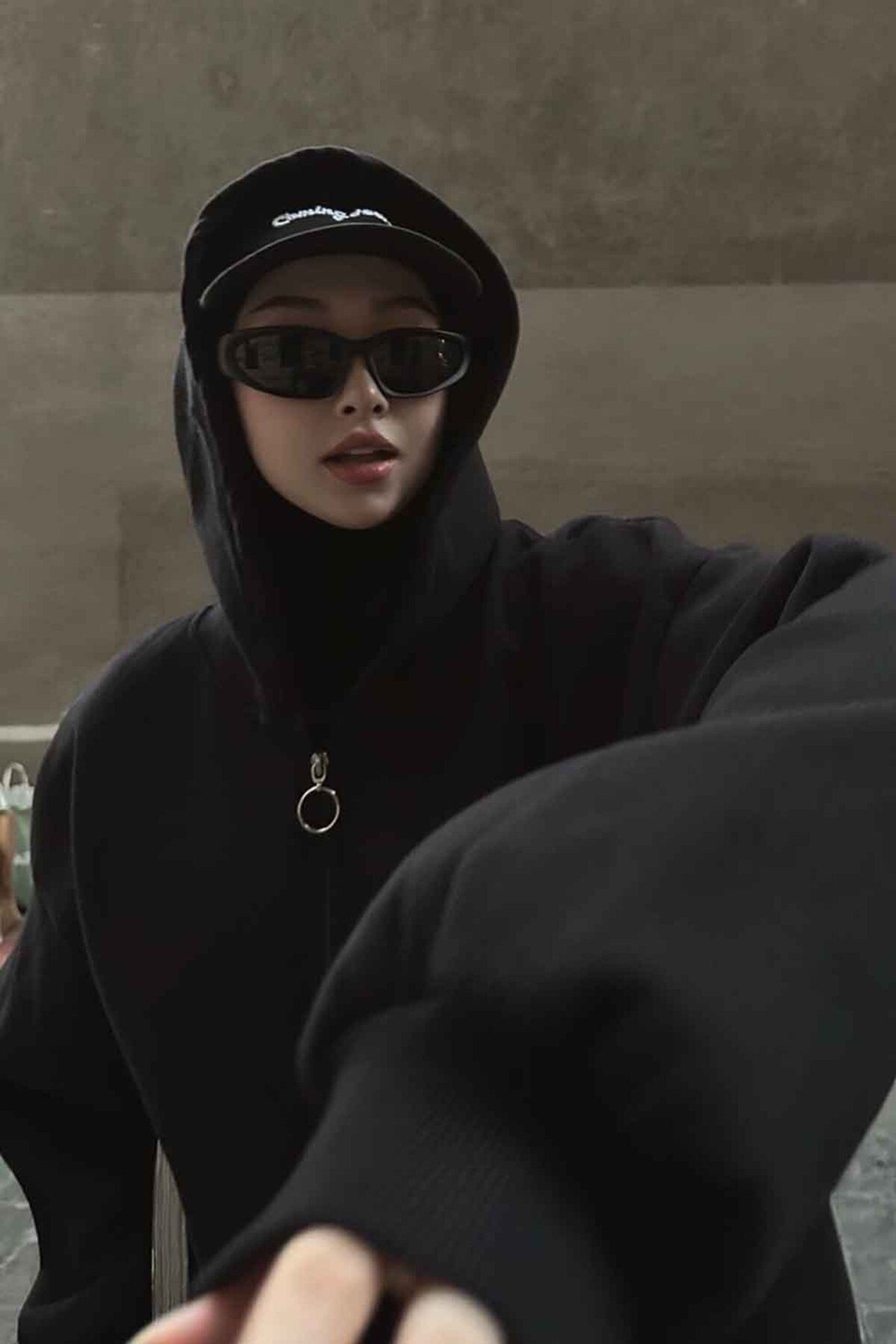 Ön Fermuarlı Düz Sweatshirt Ön Fermuarlı Düz Sweatshirt