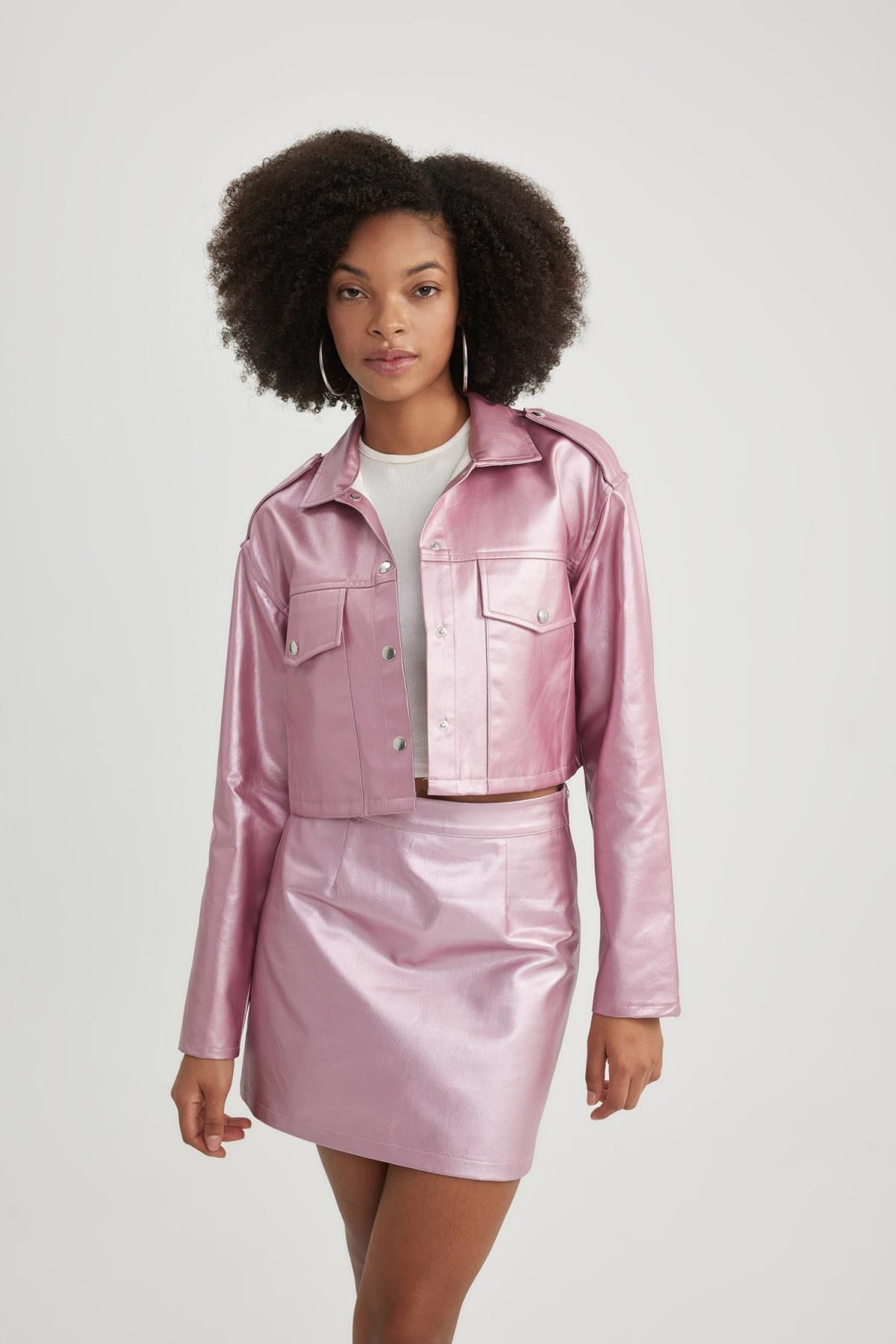 Oversize Fit Parlak Gabardin Kumaş Ceket Gömlek B9277ax23cw Oversize Fit Parlak Gabardin Kumaş Ceket Gömlek B9277ax23cw