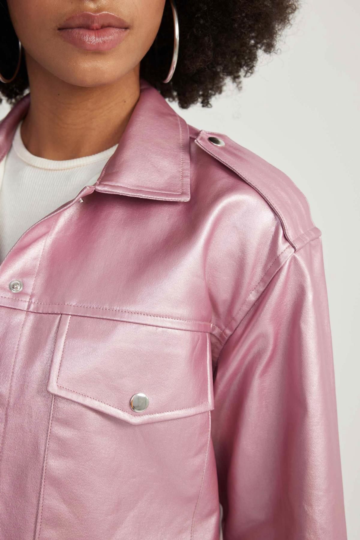 Oversize Fit Parlak Gabardin Kumaş Ceket Gömlek B9277ax23cw Oversize Fit Parlak Gabardin Kumaş Ceket Gömlek B9277ax23cw