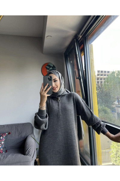 Kadın Oversize Fitilli Yaka Fermuarlı Triko Elbise Kadın Oversize Fitilli Yaka Fermuarlı Triko Elbise