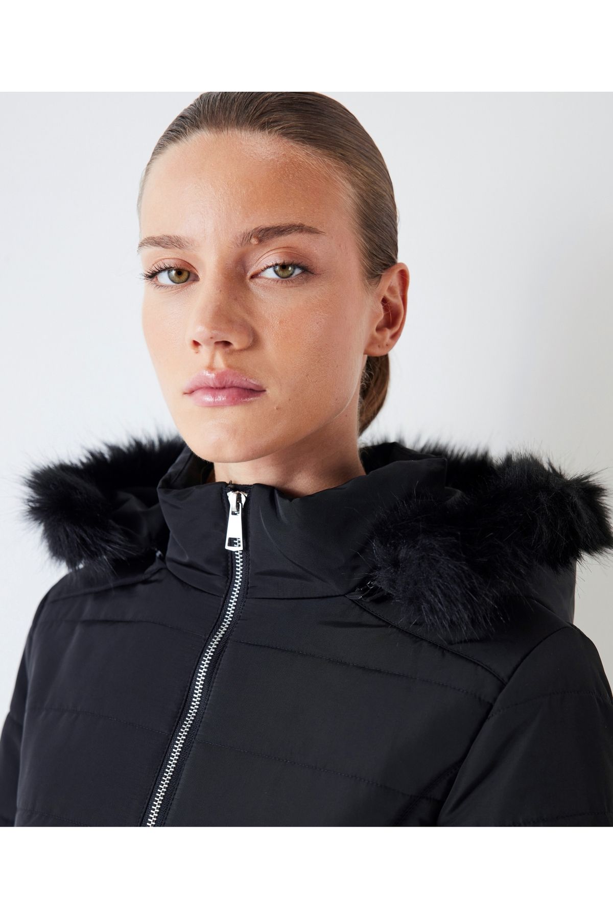 Suni kürklü kapitone mont Suni kürklü kapitone mont