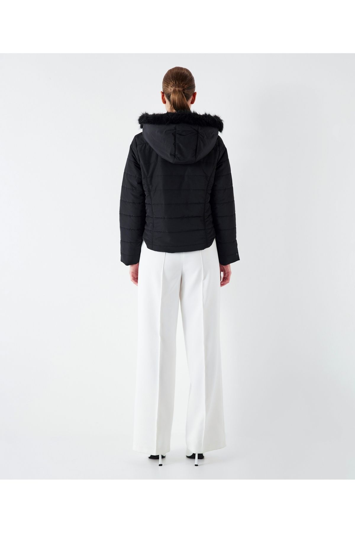 Suni kürklü kapitone mont Suni kürklü kapitone mont