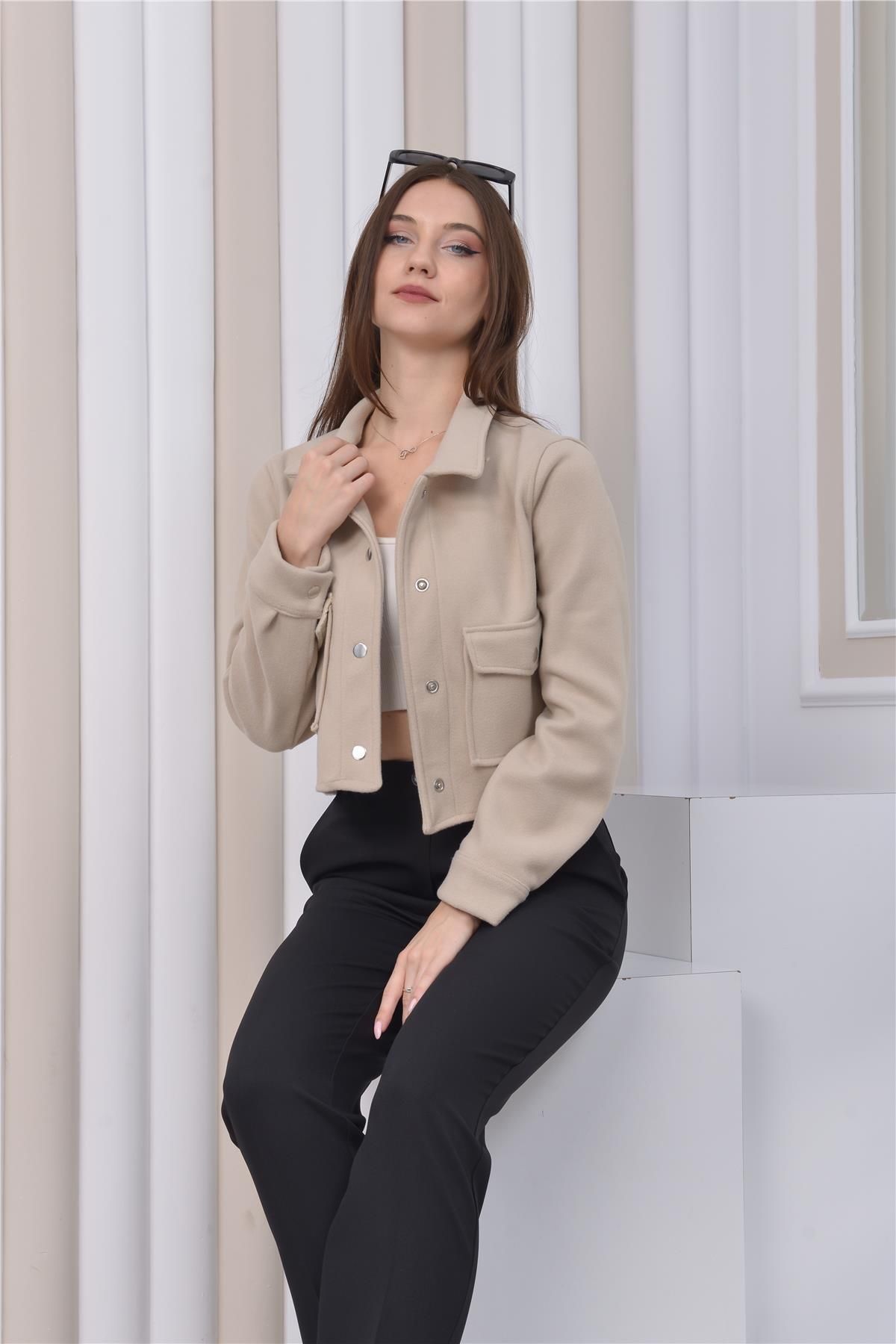 Yeni Sezon Crop Model Kaşe Ceket Taş Yeni Sezon Crop Model Kaşe Ceket Taş