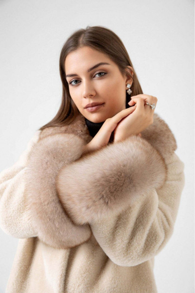 Latte Monica - Kürk Detaylı Alcantara Mont Latte Monica - Kürk Detaylı Alcantara Mont