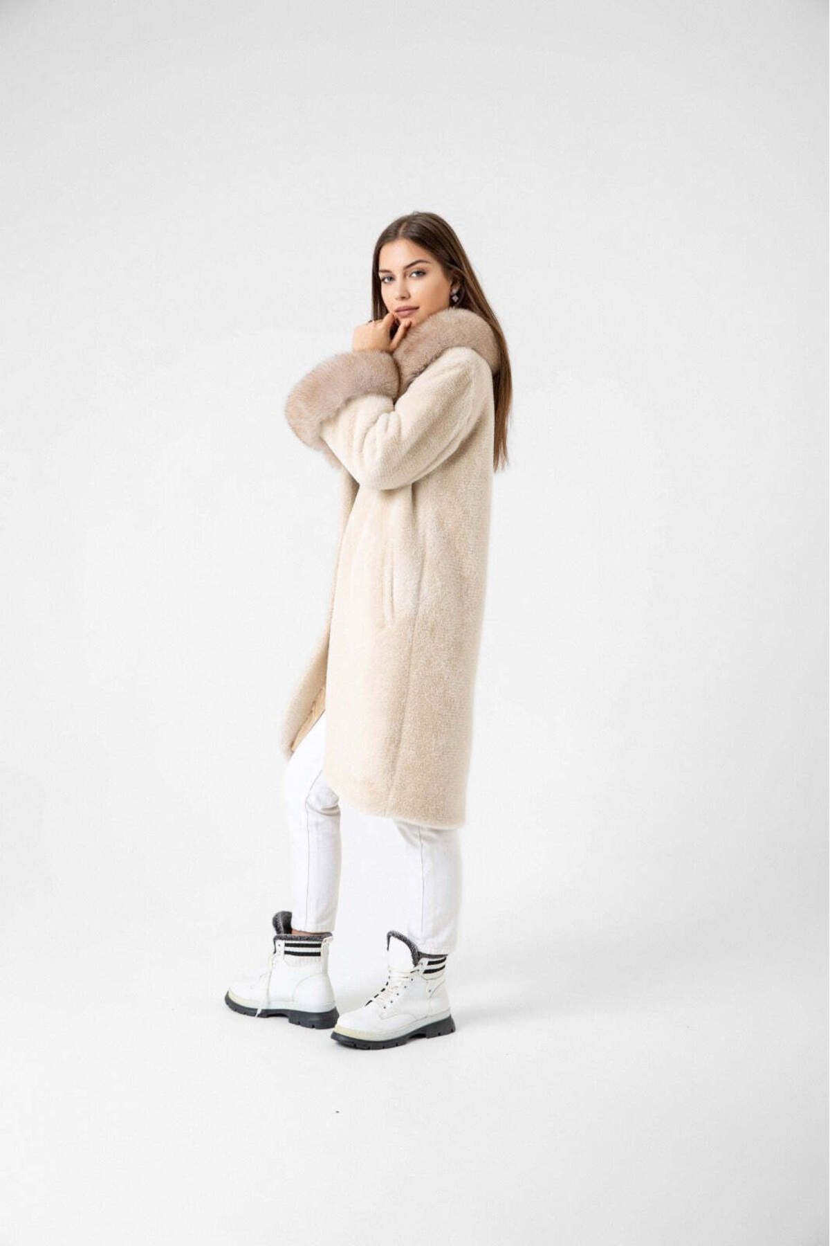 Latte Monica - Kürk Detaylı Alcantara Mont