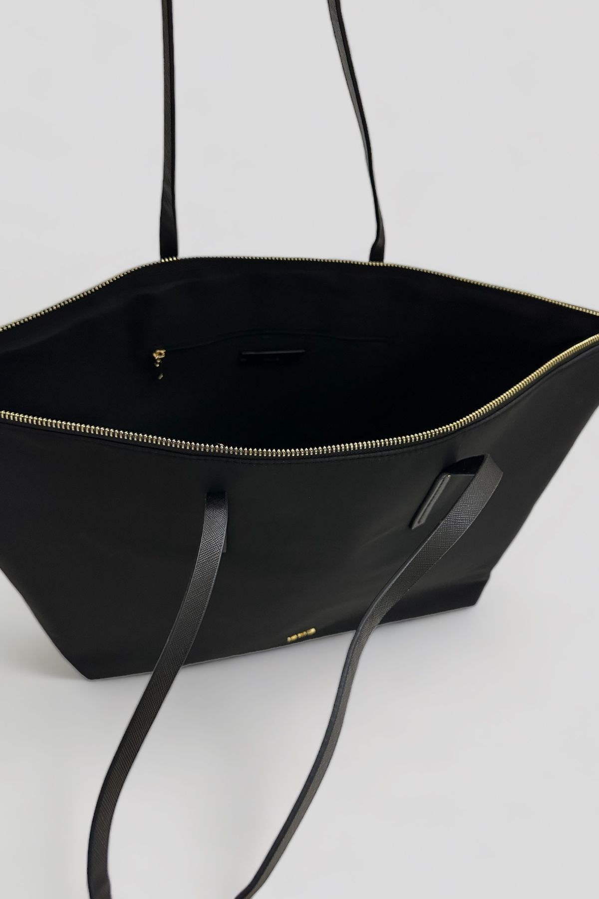Teknik Kumaşlı Shopper Çanta Teknik Kumaşlı Shopper Çanta