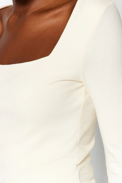 Taş Pamuklu Esnek Kare Yaka Fitted/Vücuda Oturan Örme Bluz Taş Pamuklu Esnek Kare Yaka Fitted/Vücuda Oturan Örme Bluz