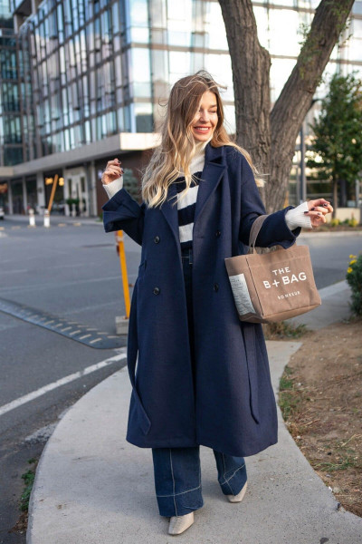 Lacivert Kruvaze Astarlı Kuşaklı Oversize Yün Kaban Lacivert Kruvaze Astarlı Kuşaklı Oversize Yün Kaban