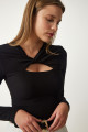 Kadın Siyah Cut Out Detaylı Fitilli Örme Bluz SF00005 Kadın Siyah Cut Out Detaylı Fitilli Örme Bluz SF00005