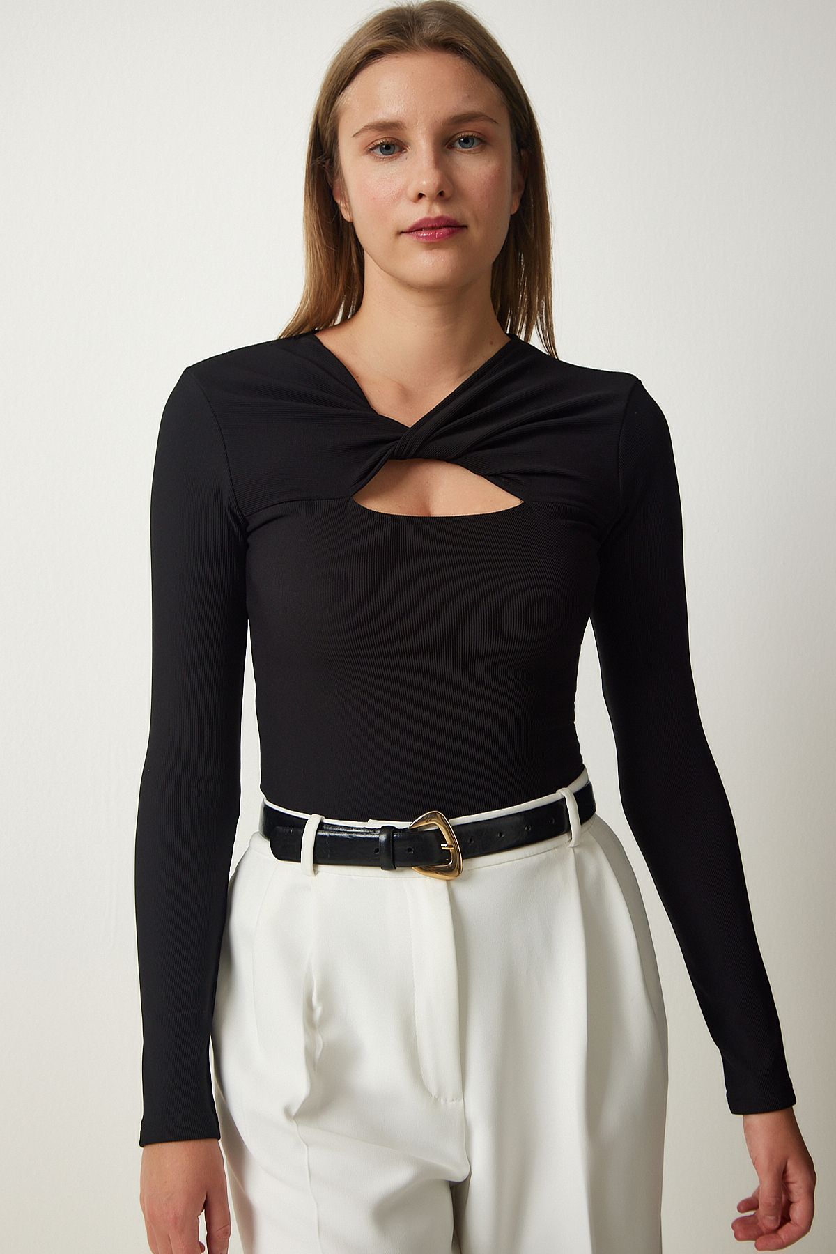 Kadın Siyah Cut Out Detaylı Fitilli Örme Bluz SF00005 Kadın Siyah Cut Out Detaylı Fitilli Örme Bluz SF00005