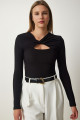 Kadın Siyah Cut Out Detaylı Fitilli Örme Bluz SF00005 Kadın Siyah Cut Out Detaylı Fitilli Örme Bluz SF00005