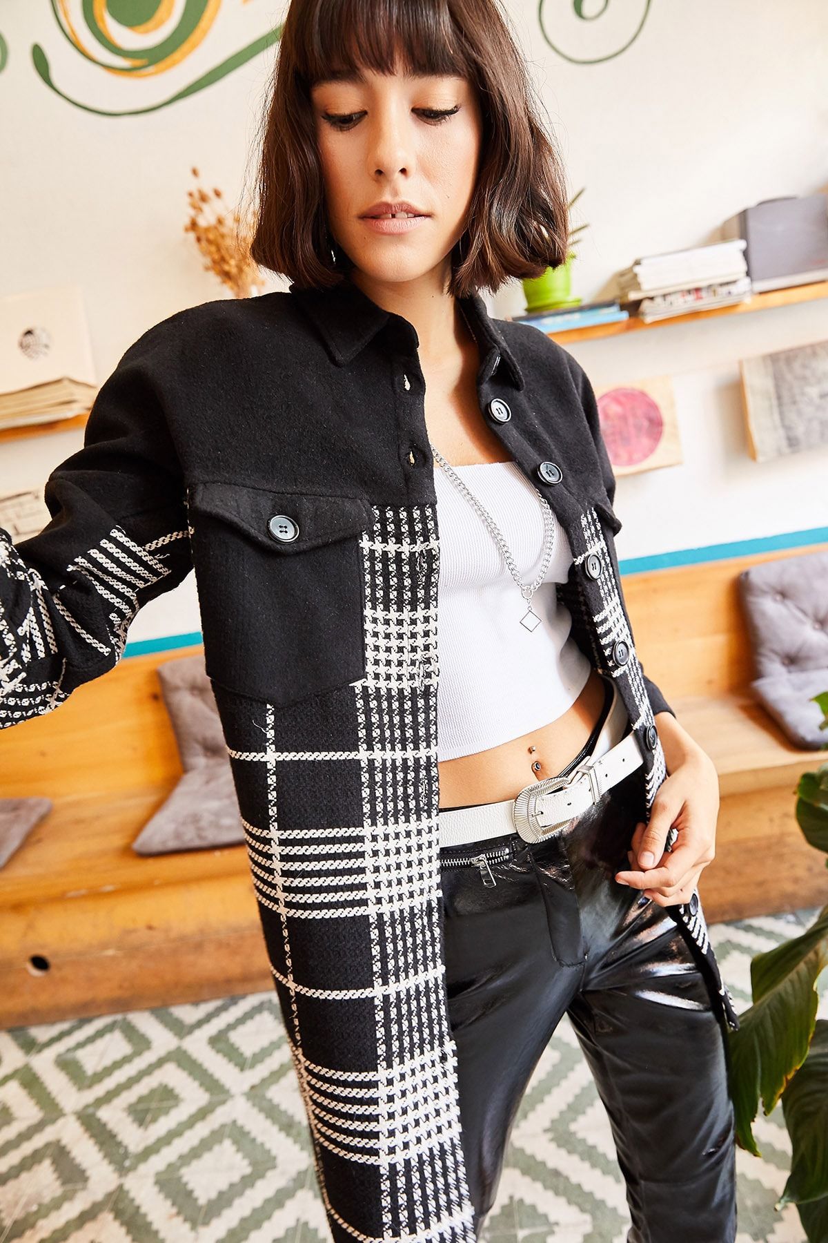 Kadın Siyah Renk Bloklu Kaşe Gömlek Ceket CKT-19000224 Kadın Siyah Renk Bloklu Kaşe Gömlek Ceket CKT-19000224