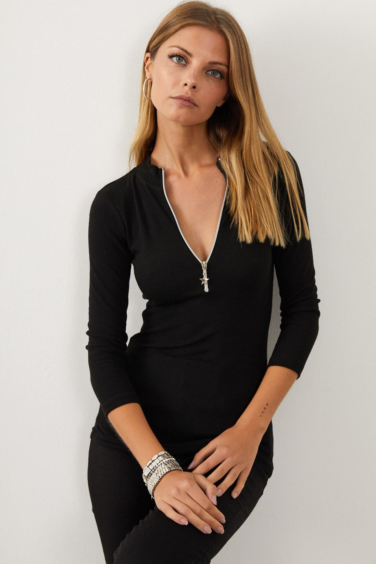 Kadın Siyah Yakası Fermuarlı Kaşkorse Bluz Yİ1953 Kadın Siyah Yakası Fermuarlı Kaşkorse Bluz Yİ1953